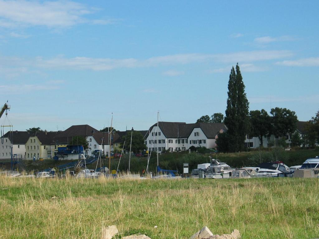Rhein River Guesthouse - Direkt Am Rhein Leverkusen Eksteriør bilde
