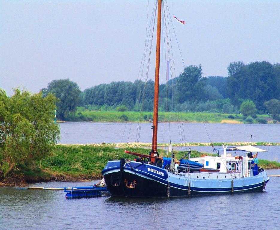 Rhein River Guesthouse - Direkt Am Rhein Leverkusen Eksteriør bilde