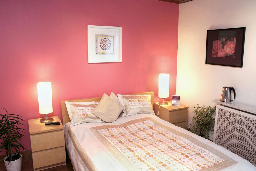 Rhein River Guesthouse - Direkt Am Rhein Leverkusen Eksteriør bilde