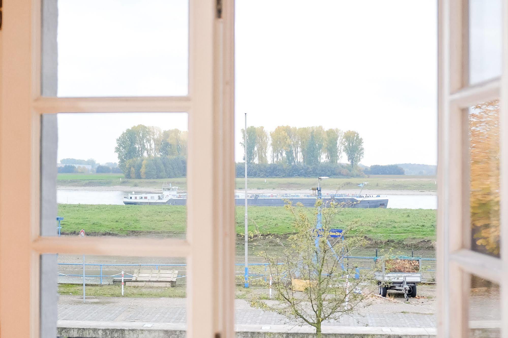 Rhein River Guesthouse - Direkt Am Rhein Leverkusen Eksteriør bilde