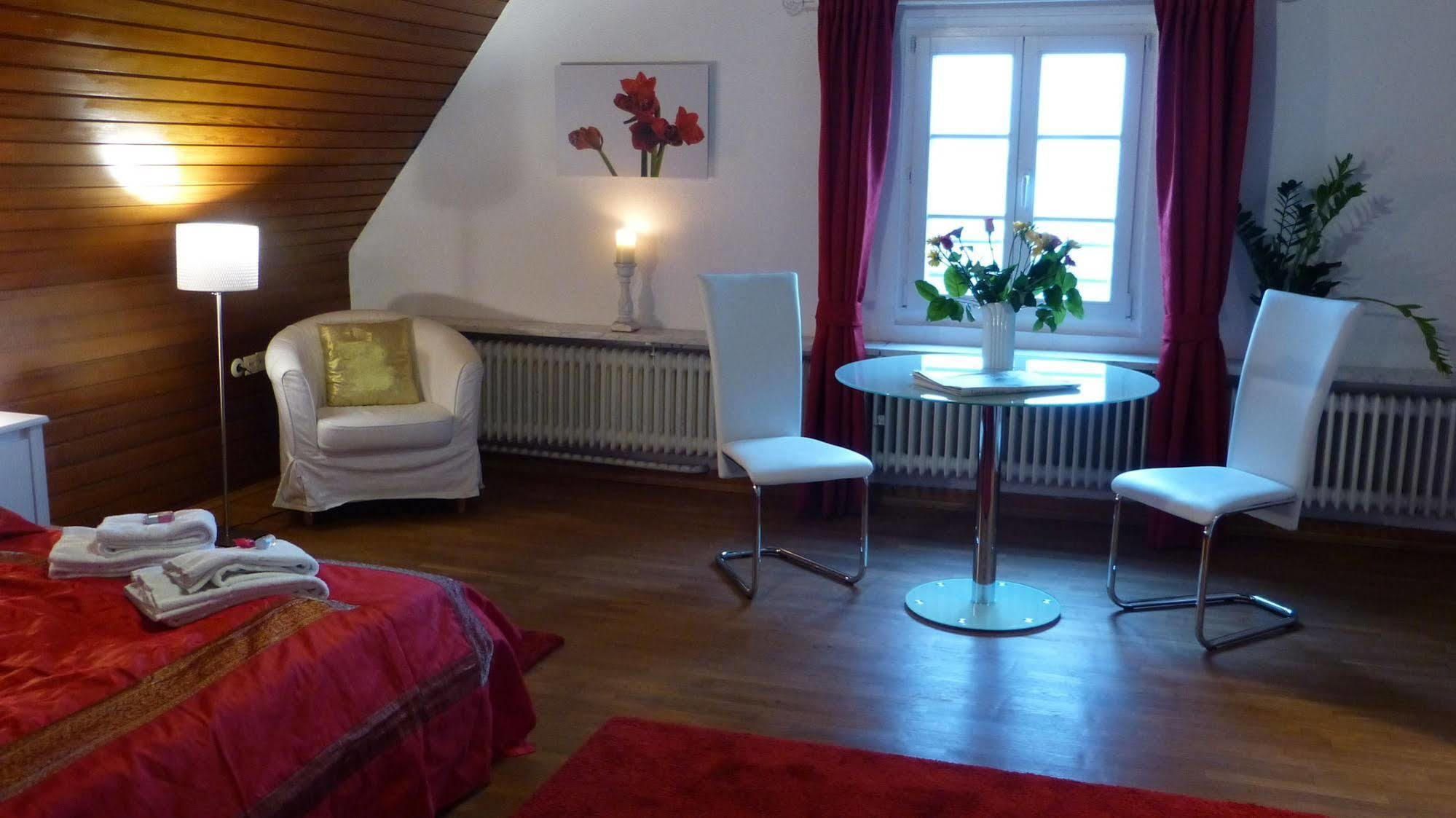 Rhein River Guesthouse - Direkt Am Rhein Leverkusen Eksteriør bilde